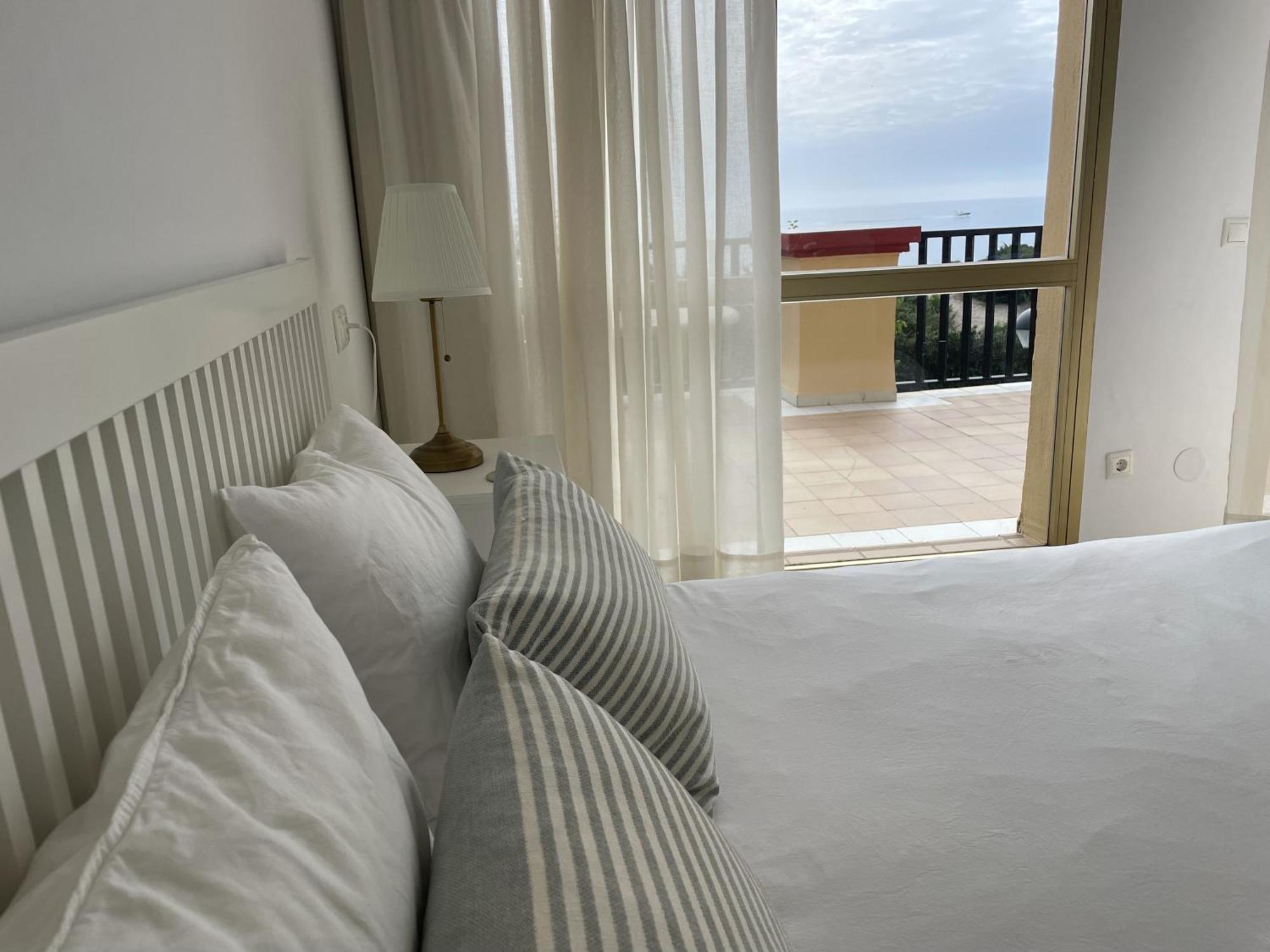 Estudio Con Insuperables Vistas Al Mar: Aparcamiento Marbella Eksteriør billede